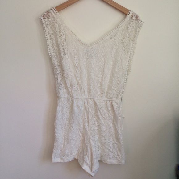 Almost Famous Other - EUC Lace Romper Sz M